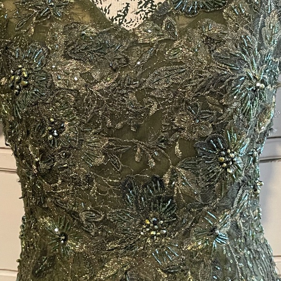 Mac Duggal 20282 Short Sleeve Embroidered Dress Gown Olive Sz 4 $798 - Picture 11 of 15